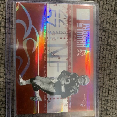 2005 Donruss Elite Passing The Torch Insert Tom Brady/1000 Patriot S
