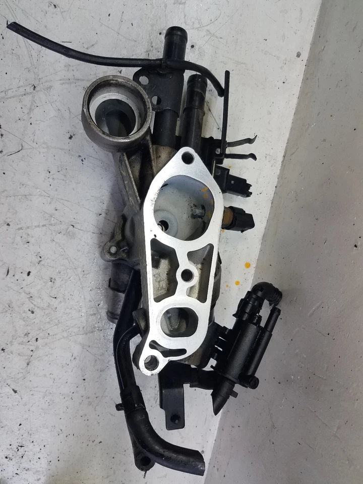 Hyundai Sonata 2008-2010 2,4 L carcasa termostato 4 cilindros (4 cilindros) M150 Foto 4 de 4