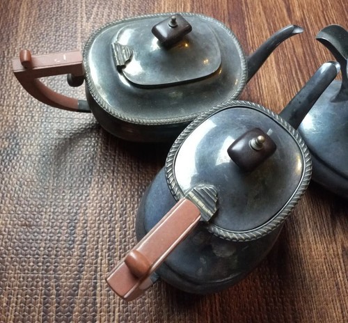Mappin & Webb Silverplated Set of 3 Teapots - Picture 2 of 12