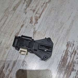 WASCHMASCHINE BAUKNECHT WA PLUS 634 461971428361 Türschloss  Türverriegelung