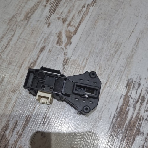 WASCHMASCHINE BAUKNECHT WA PLUS 634 461971428361 Türschloss  Türverriegelung