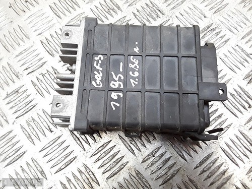 VW Golf Steuergerät 1600Benzin 0280000716 855907403A Bj 1995