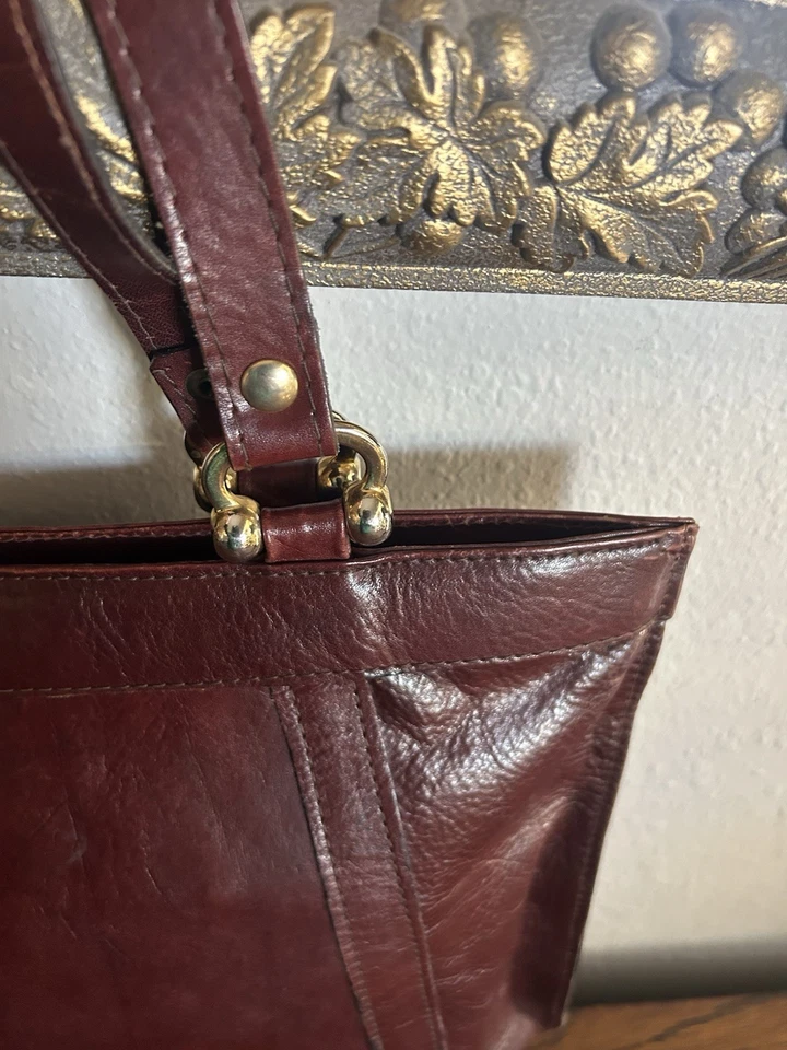 Bolso de hombro vintage de cuero italiano borgoña forro de gamuza suave dinero antiguo Foto 3 de 4