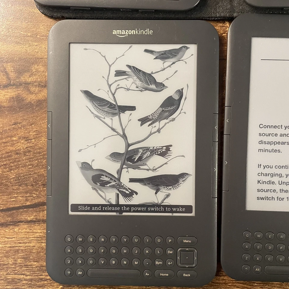 Job lot x4Amazon Kindles D00901 Spares & Repair - Image 3 of 4