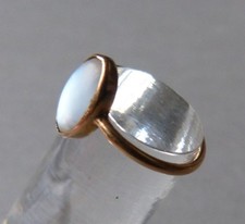 Bague d'enfant en OR massif 18k + pierre de lune  19e siècle gold ring