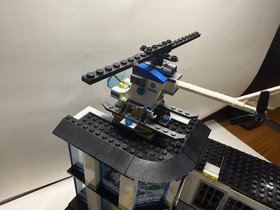 LEGO City: Police Station (60141) Used Incomplete