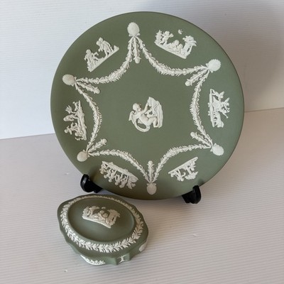 Vintage Wedgwood Green Jasperware Cupid Stringing His Bow 9'' Plate & Trinket Box