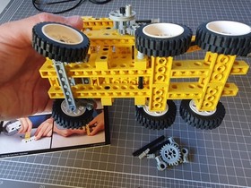 LEGO 8034 - TECHNIC: Universal Set (8034) - 100% Complete, Excellent Condition