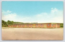 c1940s-50s~Williamsburg Kentucky KY~Motor Court Motel~US HWY25~Vintage Postcard