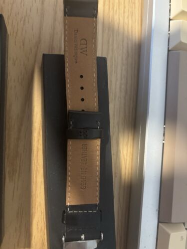 Daniel Wellington Black Leather Strap Band || DW 40mm Watch || Sheffield Bristol - Picture 4 of 5