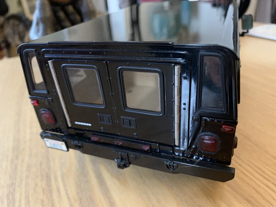 Exoto ThunderTrac AM General Hummer 1/18 Black - Image 2 of 4