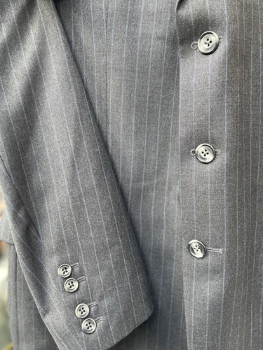 HACKETT Tuta Uomo 100% Lana Monopetto Grigio con Spilla Blu Righe Taglia 42R - Foto 11 di 21