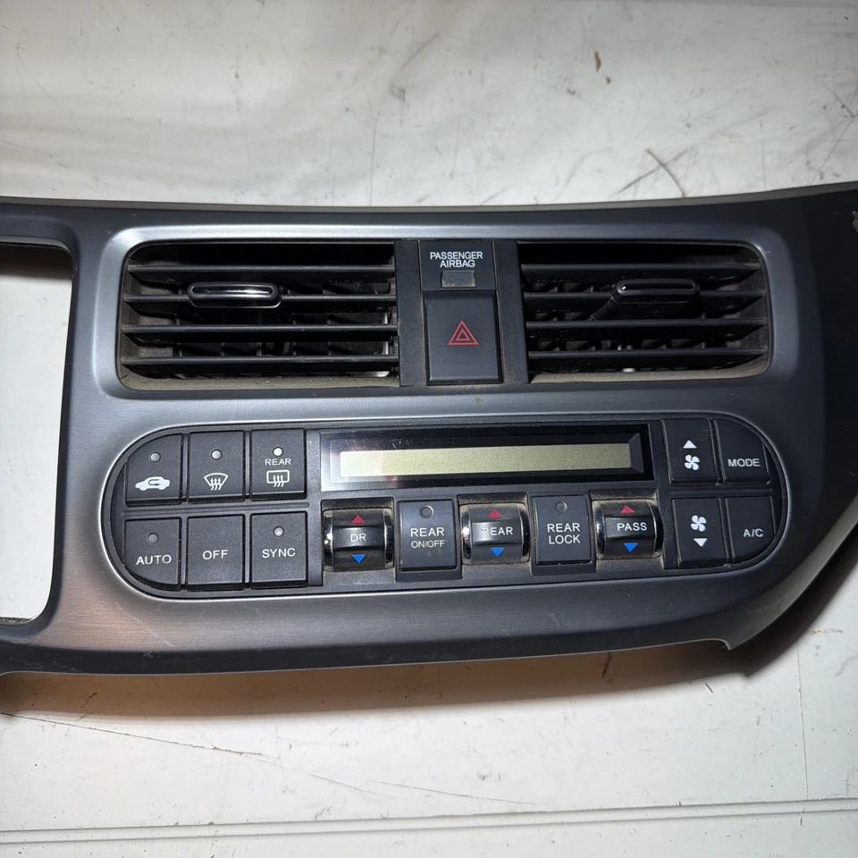 ✅ Panel de control climático de aire acondicionado bisel de tablero Honda Odyssey 2005 2006 2007 2008 2009 OEM Foto 2 de 4