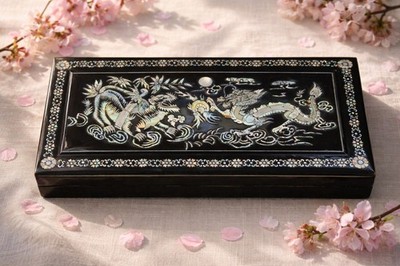 VTG Black Lacquer Mother of Pearl Inlay Dragon Box Asian Ashtray Cigarette Case
