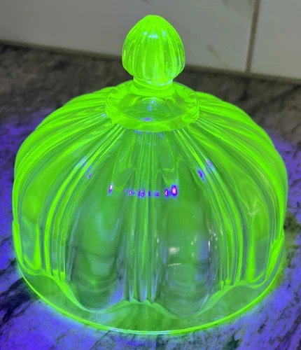 New ListingVntg Anchor Hocking Colonial Knife & Fork Green Uranium Butter Dish Lid Only🇺🇸