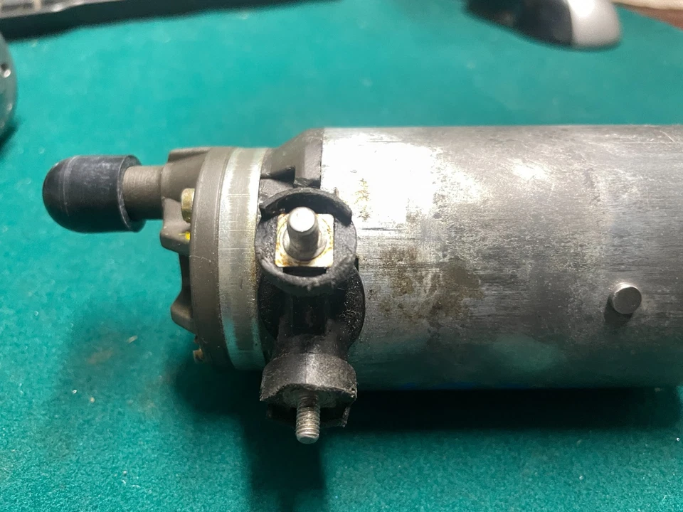 Mercedes 300SEL 280SEL , 280SE 4.5 all V-8 FUEL PUMP OEM 71 to 75 Foto 3 de 4