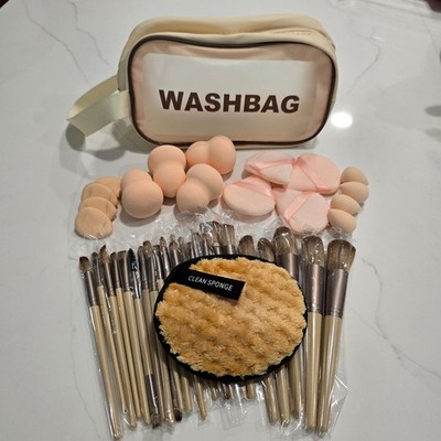 Clear Cosmetic Washbag Set with Makeup Brushes and Beauty Sponges