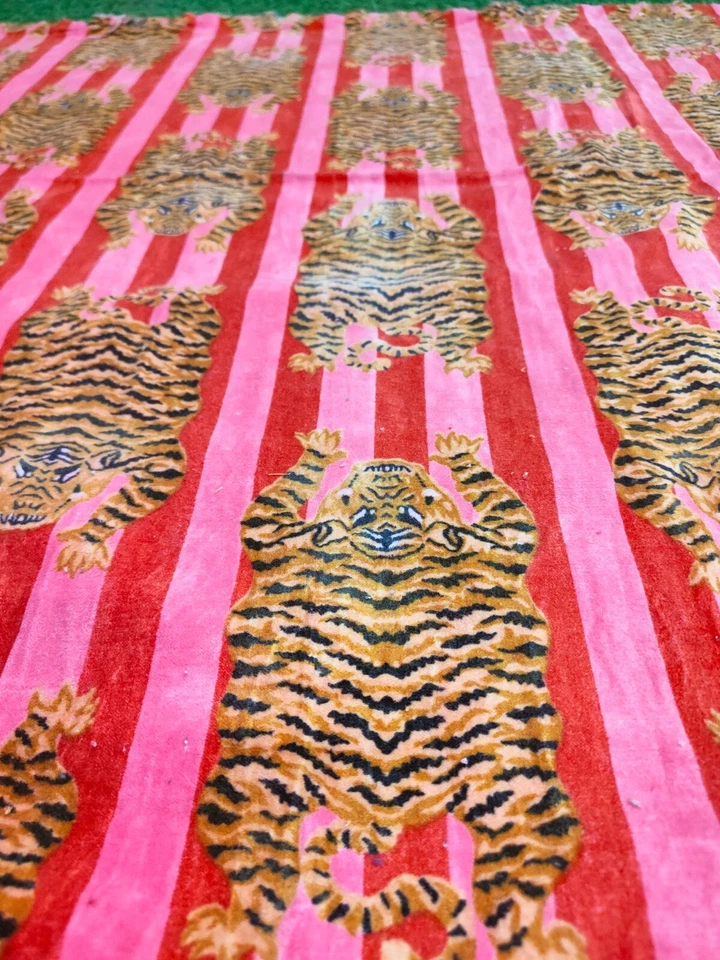 5 Yard Pink Tiger Printed Luxury Soft Velvet Fabric Indian Sewing Upholstery. - Image 4 of 4