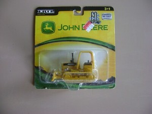 Ertl John Deere Tractor with Blade (Bulldozer)