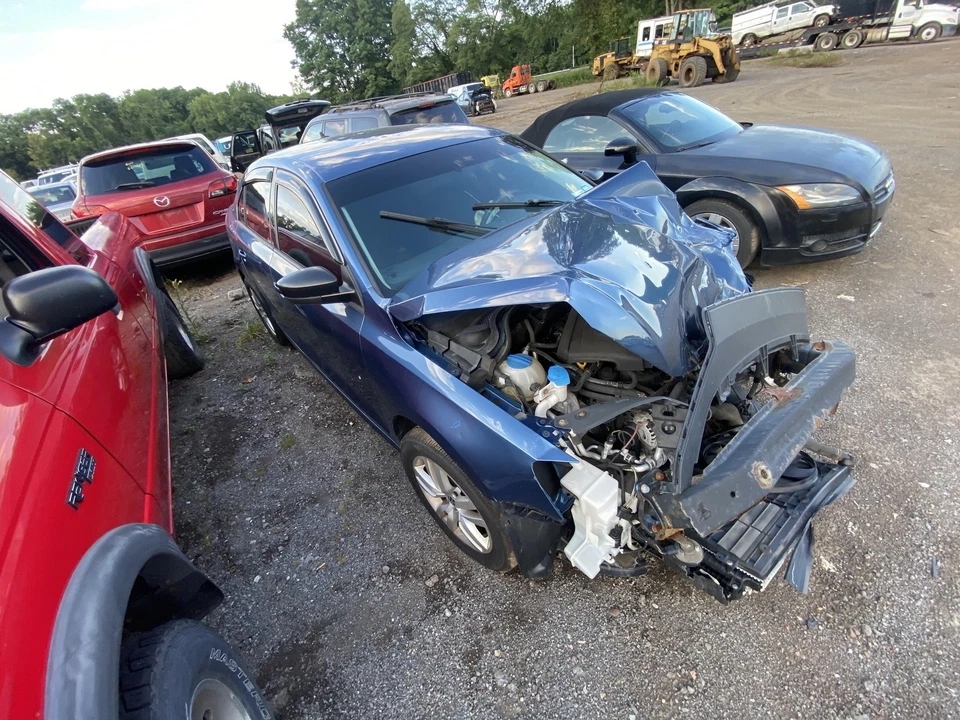 Regulador de ventana de puerta trasera izquierda usado se adapta a: Volkswagen Jetta Sdn electr 2015 Foto 3 de 4