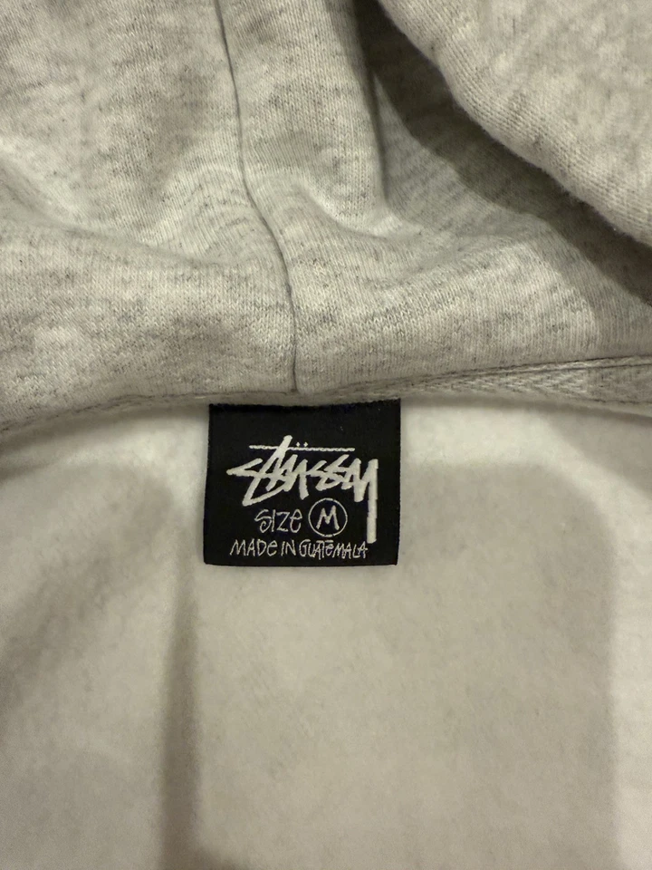 Chaqueta con Capucha Stüssy Cremallera Gris Mediana (Nunca Usada) Foto 3 de 3