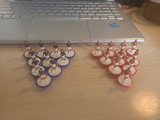 Subbuteo Hw Moulded Teams X 2 Walkers Short Sleeves