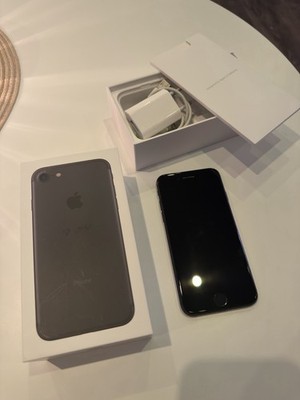 Apple iPhone 7  32 GB  Schwarz  Im guten Zustand