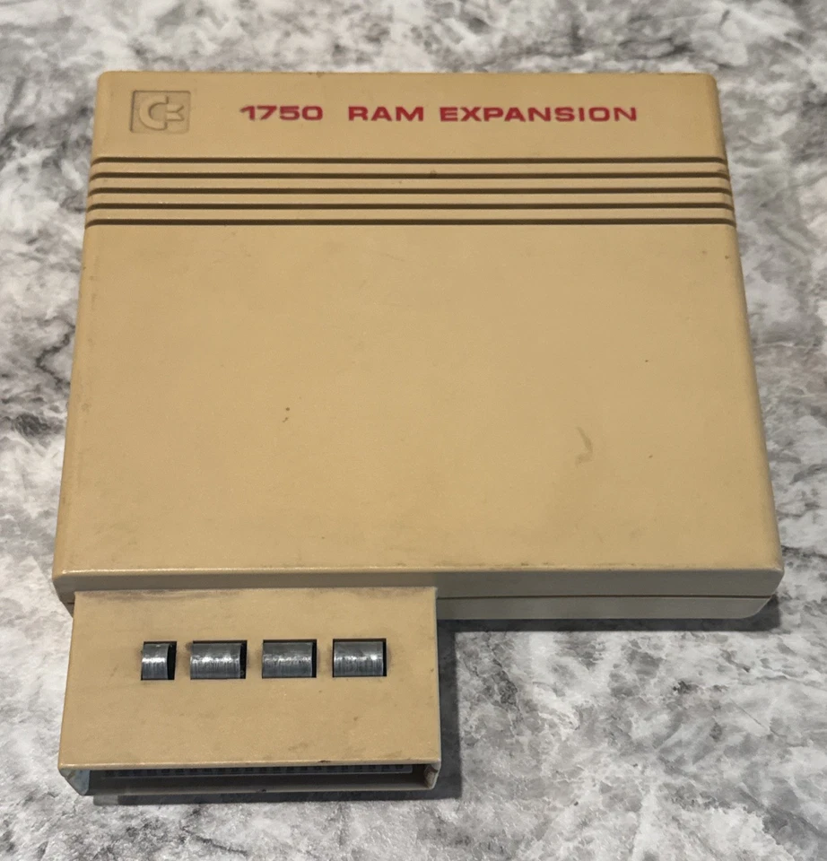 Commodore 1750 REU mit 512K RAM ERWEITERUNG