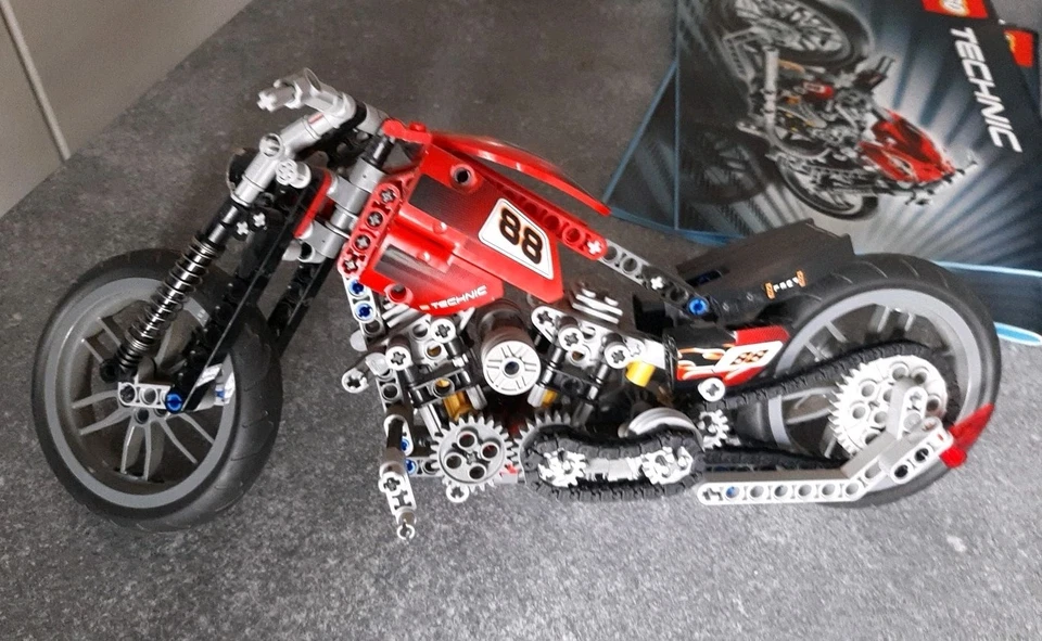 LEGO Technic 8051 Motorbike, foto 4 di 5