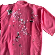 1960s Pink Japanese Embroidered Floral Kimono with Belt Tie