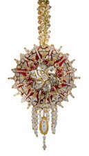 The Cracker Box Inc Christmas Ornamen Kit Whind Chimes on Red Retired 12/22
