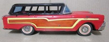BANDAI 1958 FORD RANCH STATION WAGON CAR WOOD GRAIN SIDES TIN FRICTION TOY JAPAN