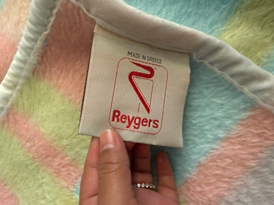 Vintage Reygers Reversable Dolan Blanket Made In Greece, 55”x75” Geometric - Image 2 of 4