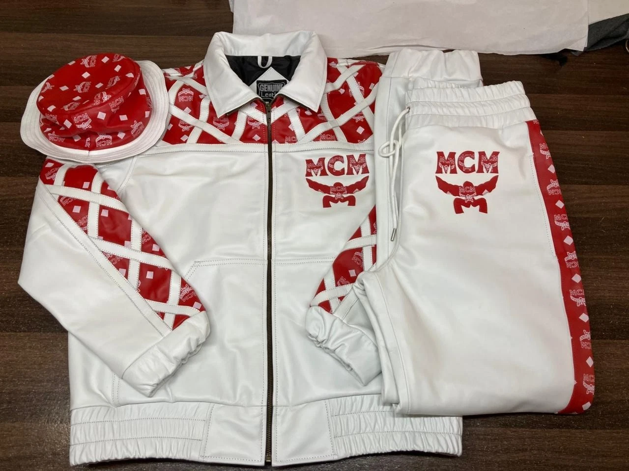 Tracksuits Mens MCM White Viestos Monogram Cowhide Leather Jacket & Jogger Pants
Opens in a new wind