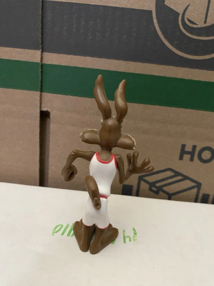 Figura de 4" Space Jam WILE E COYOTE Playmates 1996 Tune Squad LOONEY TUNES Foto 3 de 4