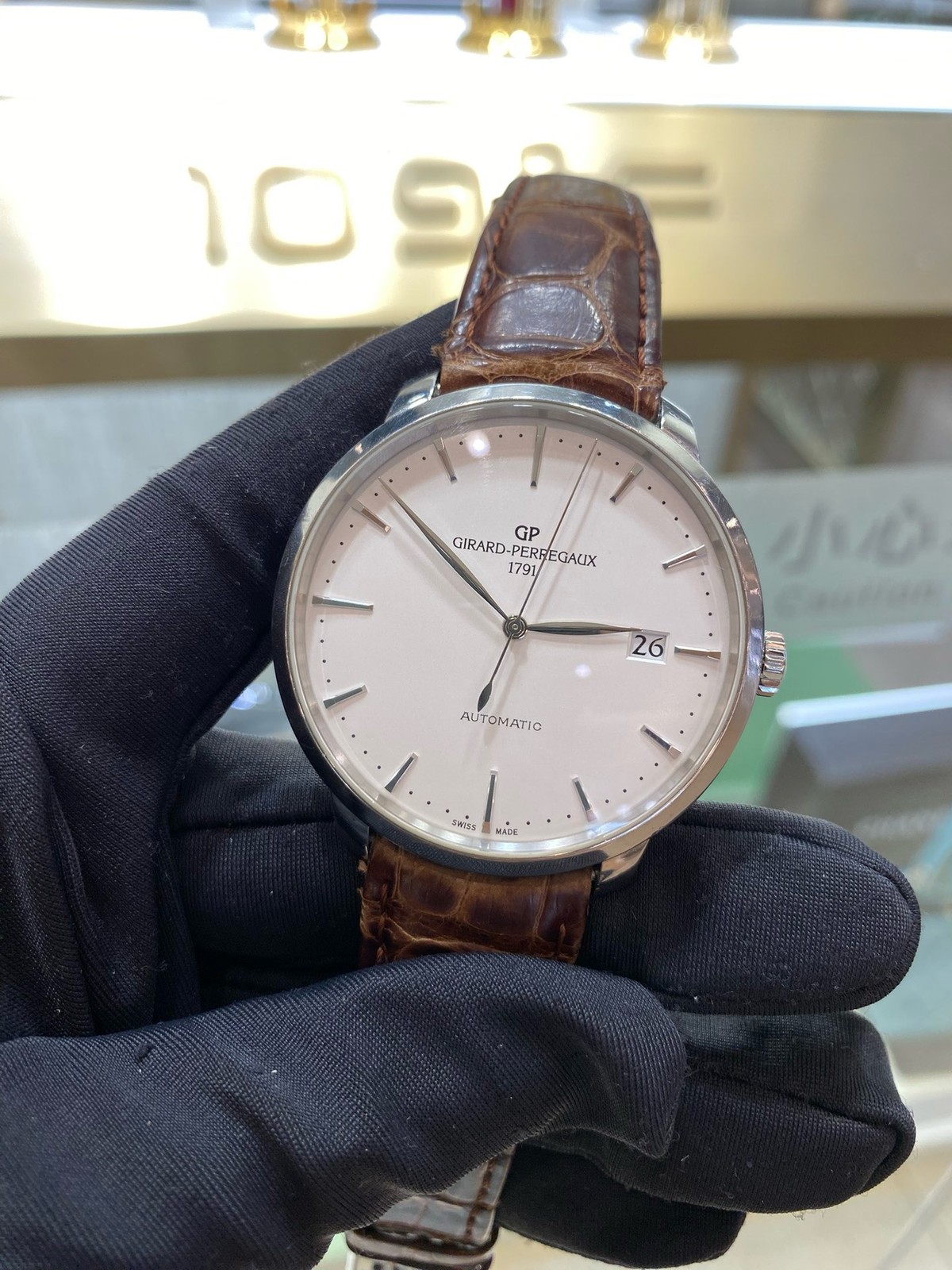 Girard Perregaux 1966 Series 49551-11-132-BB60 watch