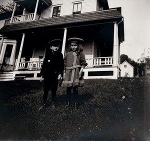 Antique GLASS PHOTO NEGATIVE - Boy And Girl Children In Front Of House