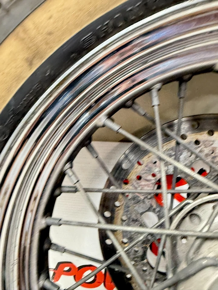 Harley Davidson Softail 1997 16" llanta trasera neumático con radios rotor de freno Foto 3 de 4