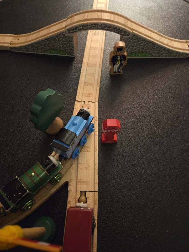 Lote de 8 vías y tren Thomas puente arqueado ferrocarril madera Foto 3 de 4