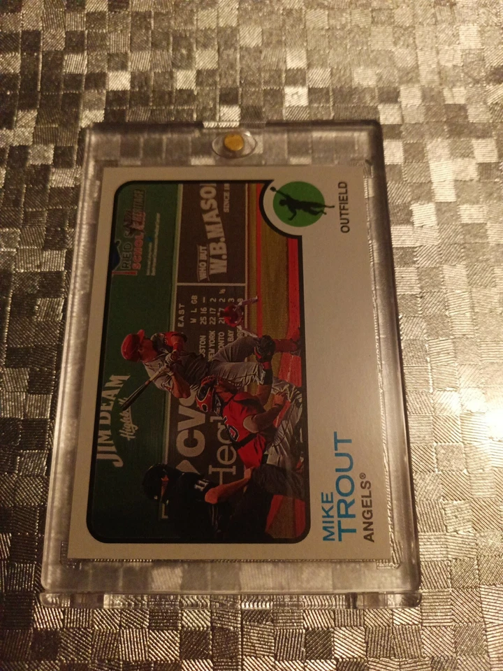 2022 Topps Heritage MIKE TROUT Angels #100 ACTION IMAGE VARIATION SP - Image 2 of 4