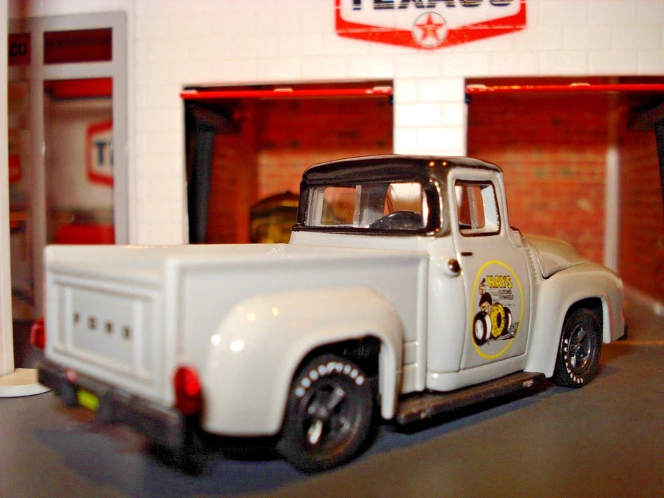 Camión de tienda Ford F-100 1956 56 edición limitada "hays embragues" 1/64 M2 Foto 3 de 4