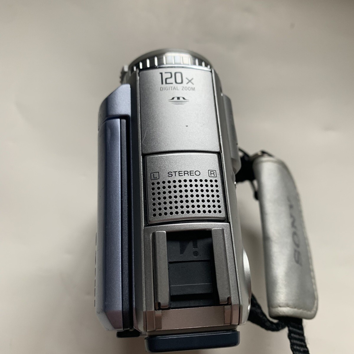 Sony Handycam DCR-PC105 Mini DV MiniDV Camcorder VCR Watch