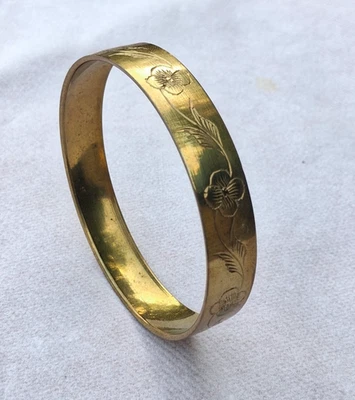Bracelet jonc vintage en laiton gravé – Motif floral – Diamètre 6,5 cm - Photo 1/4