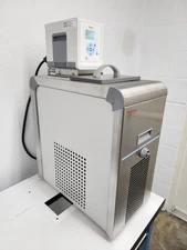 Thermo HAAKE A28 Chiller Recirculating Bath w/ SC100 Digital Controller, Working