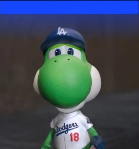2026 Yoshi Los Angeles Dodgers Presale 3/31 Super Mario Bobblehead Nintendo New