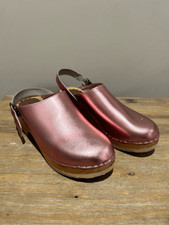 hanna andersson Swedish Clogs pink metallic L...