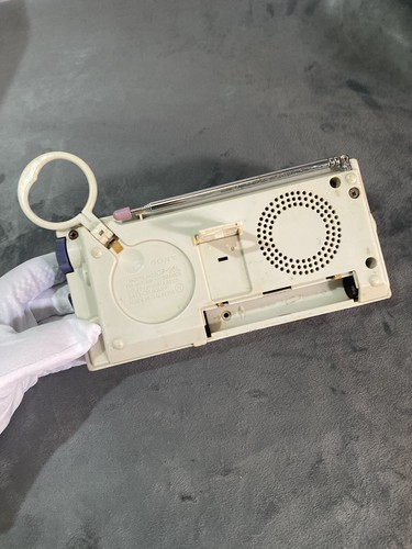 Vintage Sony ICF-25L FM/MW/LW 3 BANDS Radio Receiver *For parts or repair* - Picture 7 of 9