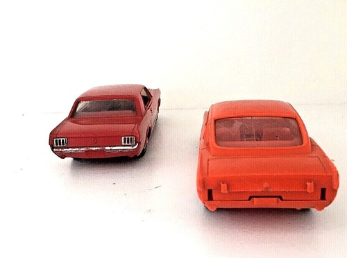 2 Vintage 1965 Plastic Ford Mustang Toy Cars, Processed Plastics & 1 Unk. Brand - Picture 5 of 8