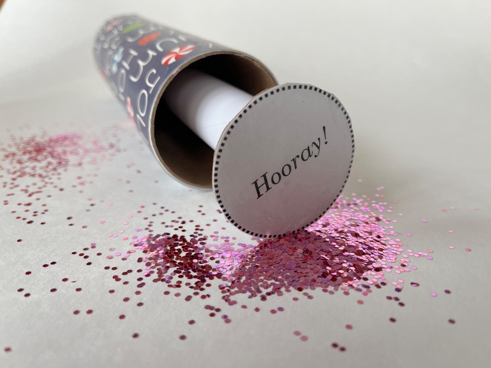 Christmas Prank Gift Glitter Bomb Spring Loaded Glitter Bomb สำนักงาน