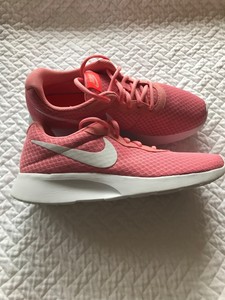 pink nikes womens